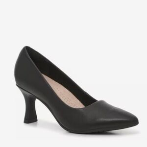 NWOT Clarks Kataleyna Gem Pump
